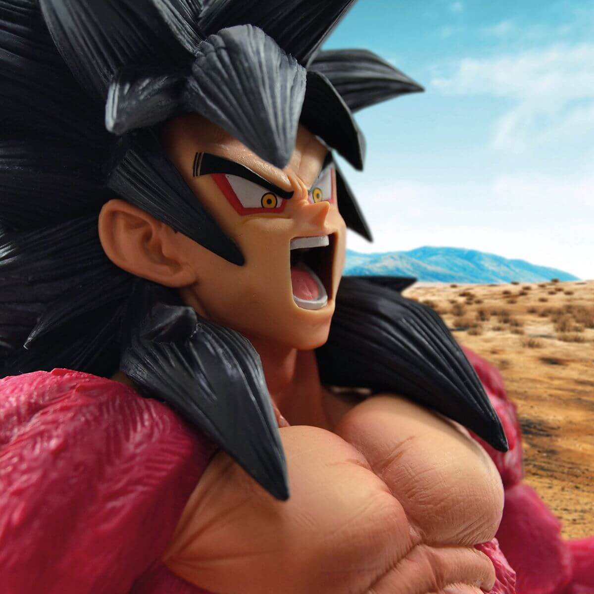 Son Goku Super Saiyan 4 SH Figuarts Dragon Ball GT