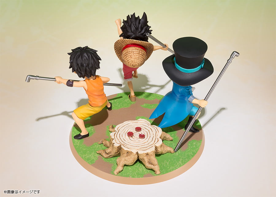 Casa do Otaku - Luffy usando o chapéu do Ace e do Sabo!