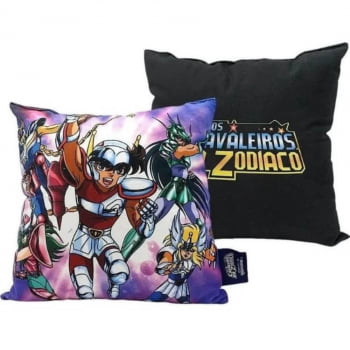 Almofada Cavaleiros do Zodíaco 25x25cm Saint Seiya Oficial Zona Criativa